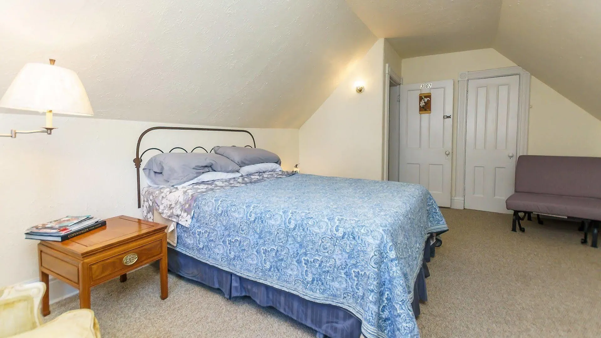 Elliott House Bed & Breakfast Toronto
