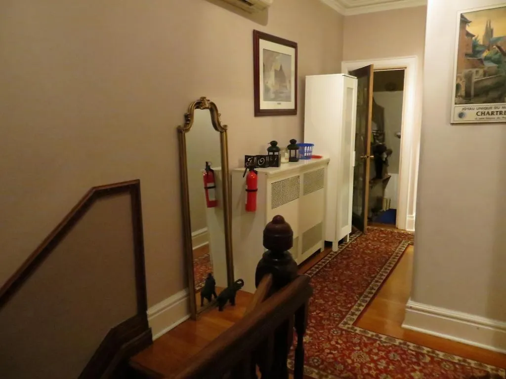 Elliott House Bed & Breakfast Toronto Canada