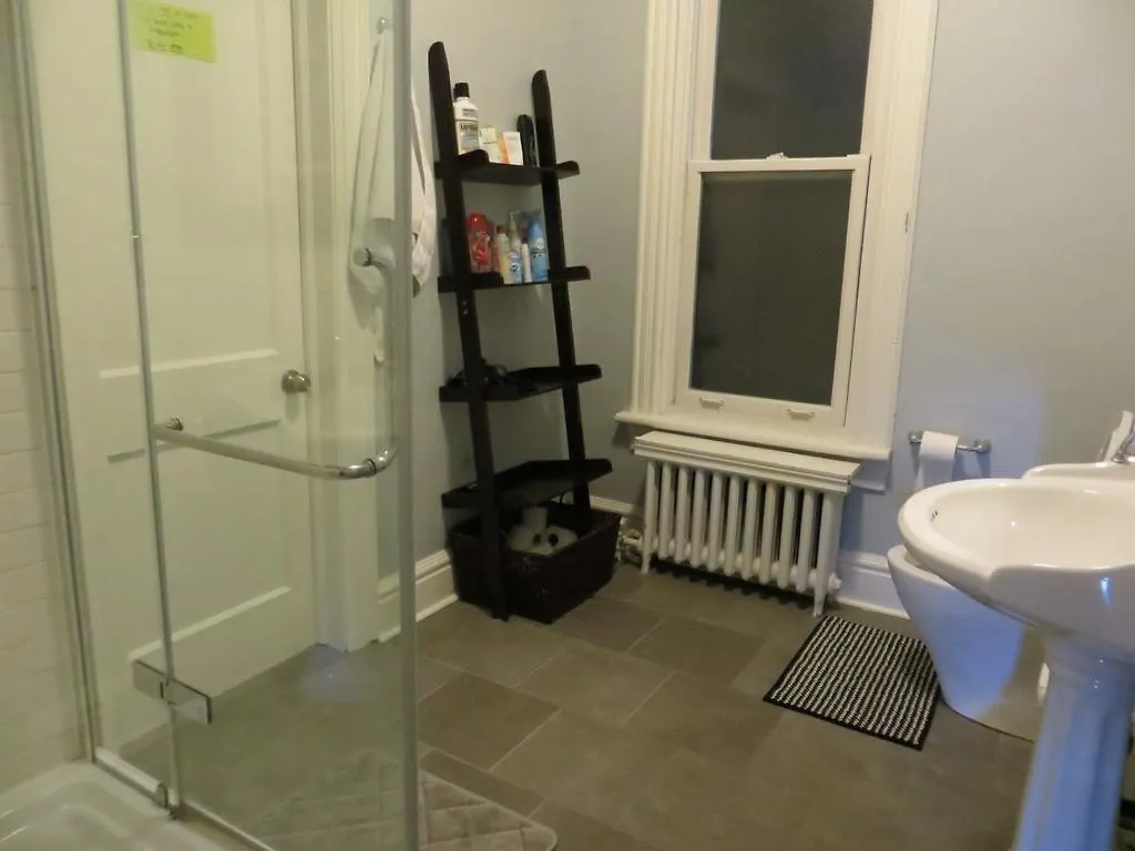 Elliott House Bed & Breakfast Toronto