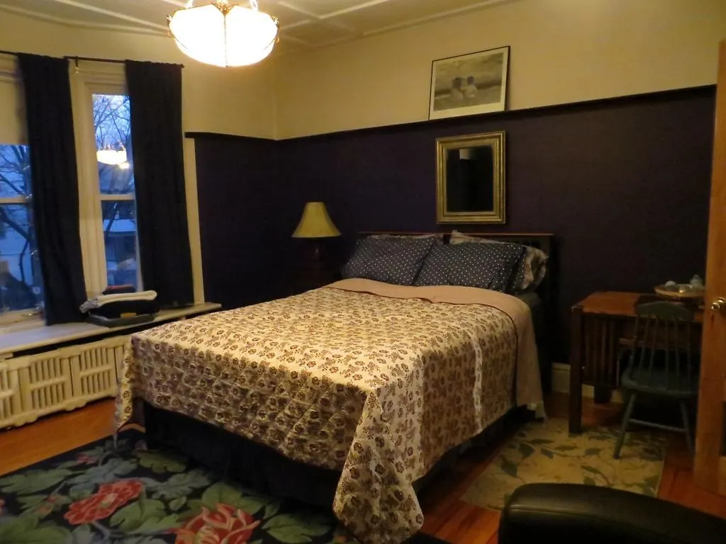 Elliott House Bed & Breakfast Toronto