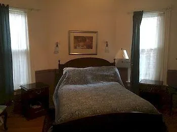 Elliott House Bed & Breakfast Toronto