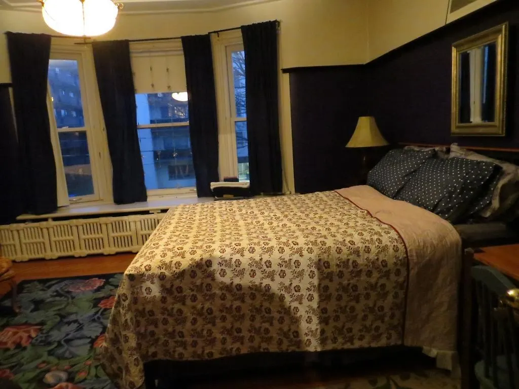 Elliott House Bed & Breakfast Toronto