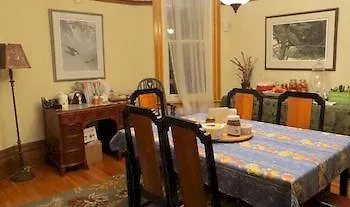 Elliott House Bed & Breakfast Toronto