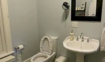 Elliott House Bed & Breakfast Toronto