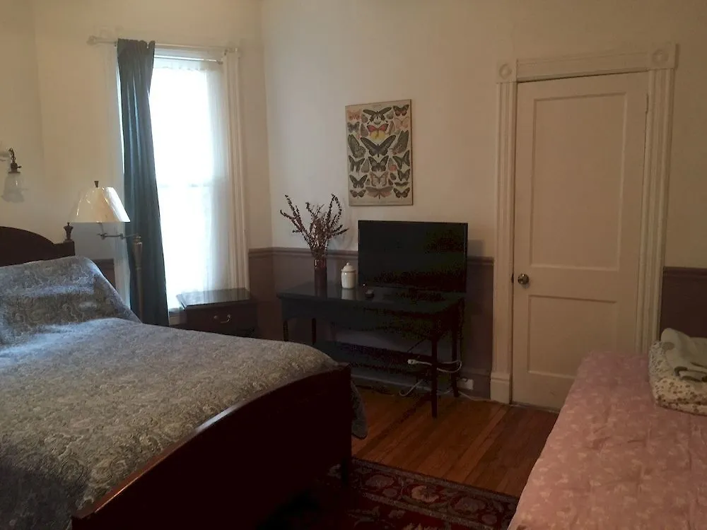 Elliott House Bed & Breakfast Toronto