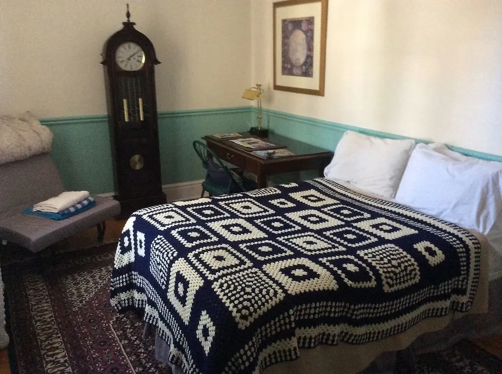 Elliott House Bed & Breakfast Toronto
