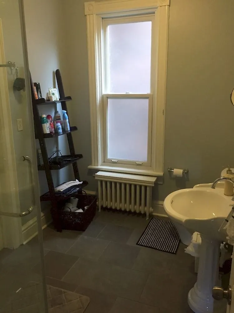 Elliott House Bed & Breakfast Toronto