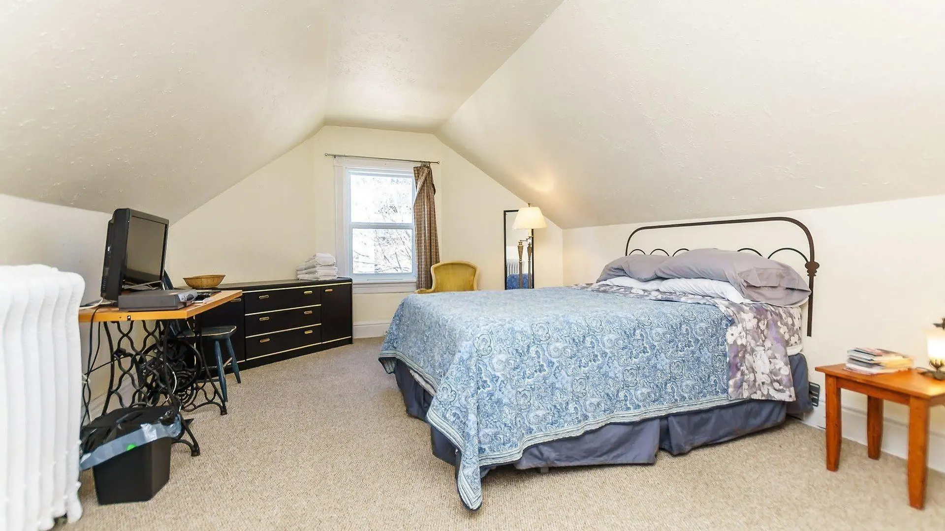 Elliott House Bed & Breakfast Toronto